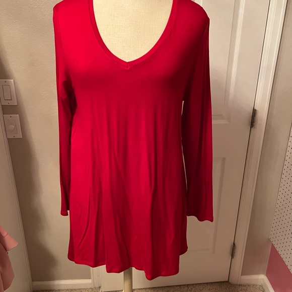 Chicos Ultimate Tee size 1 or 8-10 in misses size - Picture 2 of 5